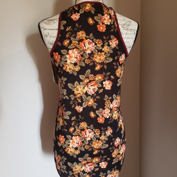 Summer Tank Red - Picture 5 of 5